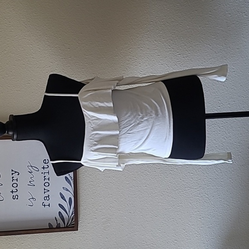 NWOT Forever 21 off-the-shoulder top